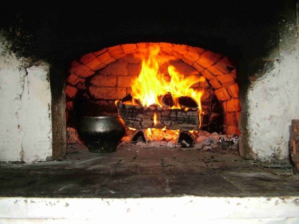 Русская печь с огнем