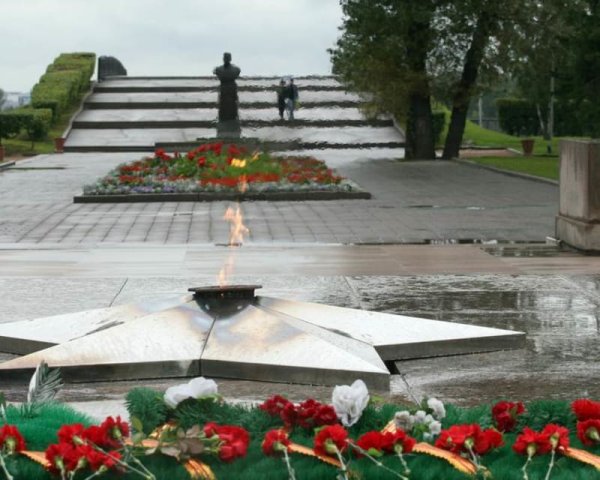 Мемориальный комплекс вечный огонь Иркутск