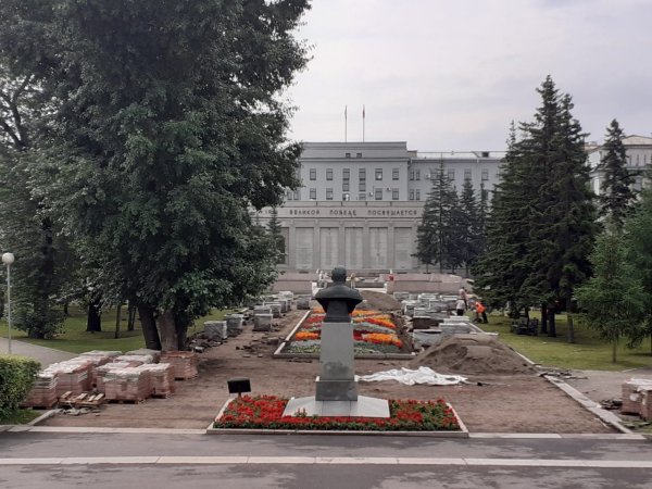 Памятник вечный огонь в Иркутске