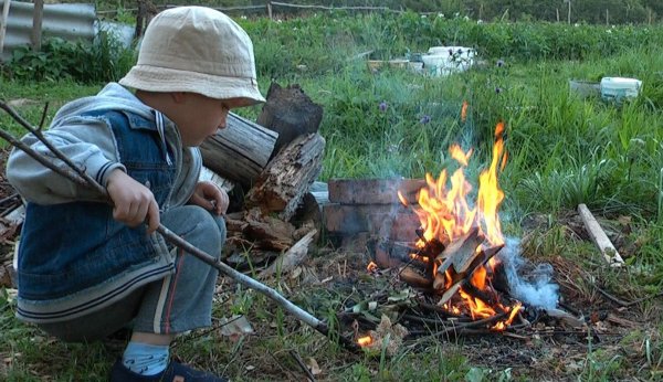 Костер в деревне
