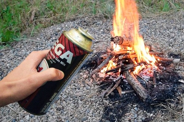 Газовый баллончик с огнем