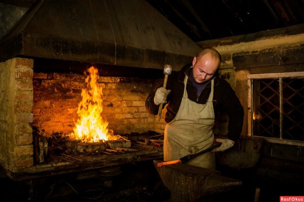 Кузнечный горн в кузнице