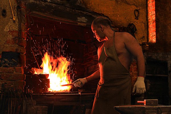 Кузнец профессия