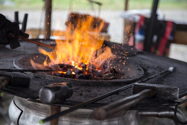 Огонь в кузнице