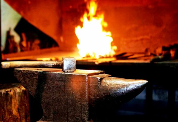 Наковальня горн кузнец