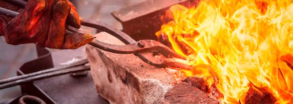 Ковка металла огонь