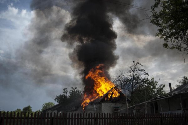 Горящее здание Донбасс