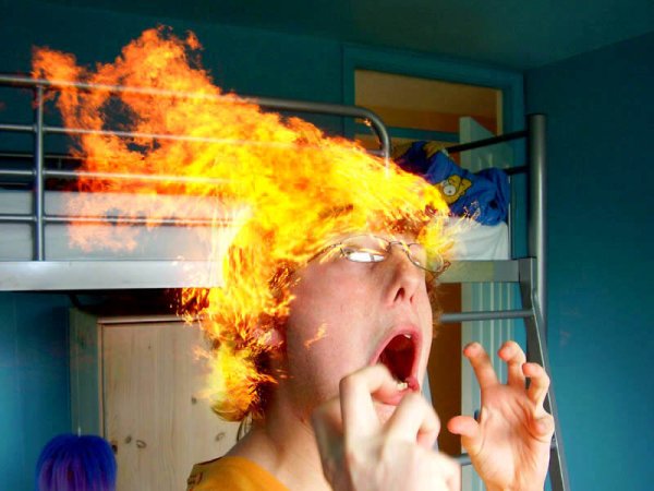 Волосы горят