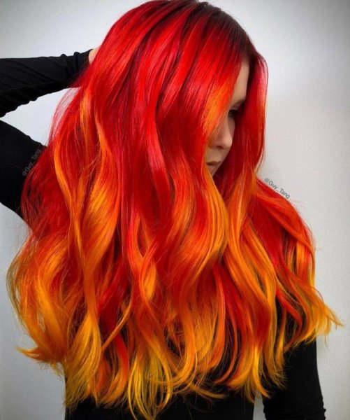 Рыжие волосы с красными кончиками