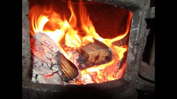 Огонь в буржуйке