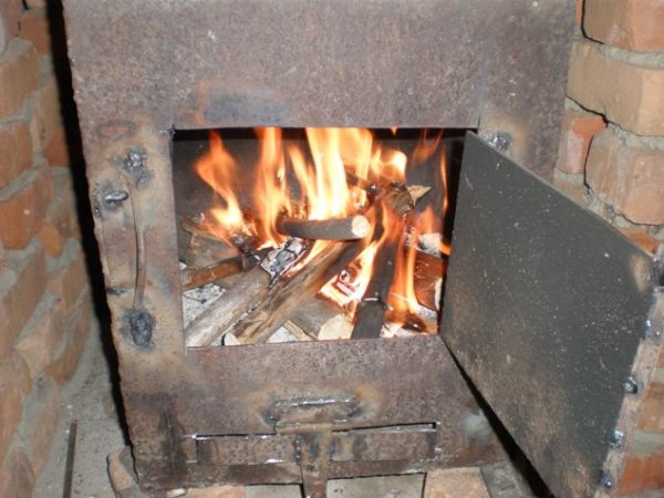 Огонь в буржуйке