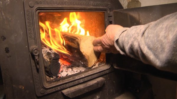 В Таджикистане буржуйками топят