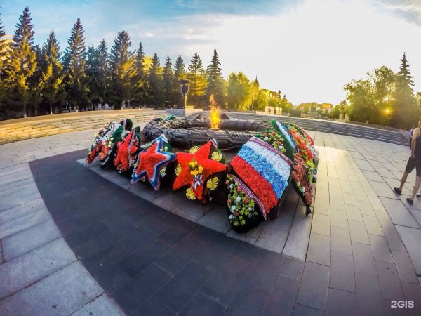 Монумент вечный огонь Челябинск