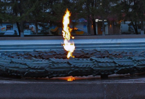 Вечный огонь на аллее славы Челябинск