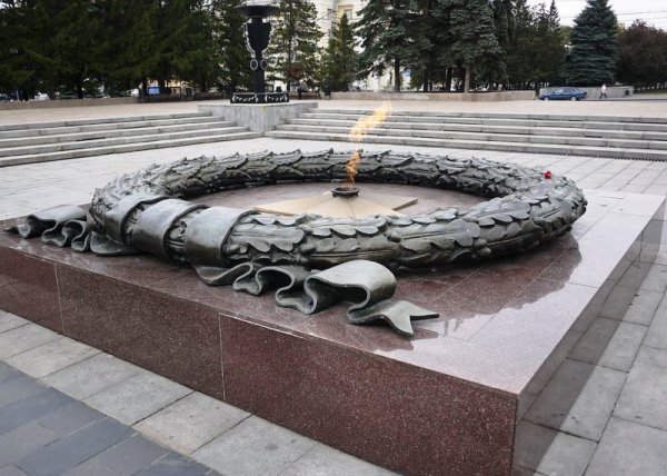 Памятник «вечный огонь» Челябинс