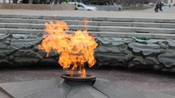 Памятник вечный огонь в Челябинске