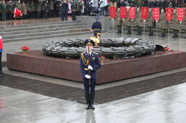 Мемориальный комплекс вечный огонь Челябинск