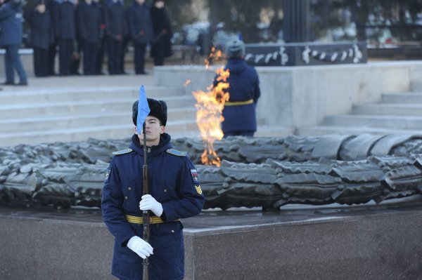 Челябинск вечный огонь на бульваре славы