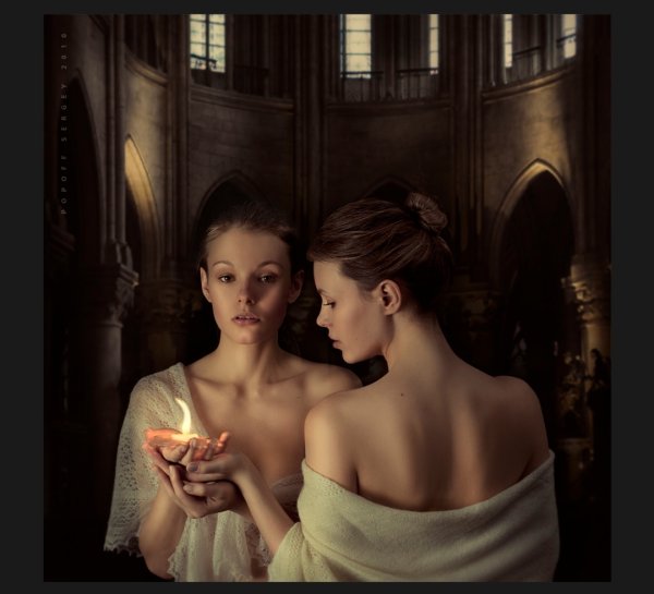 Девушка в зеркале