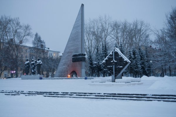 Архангельск набережная вечный огонь