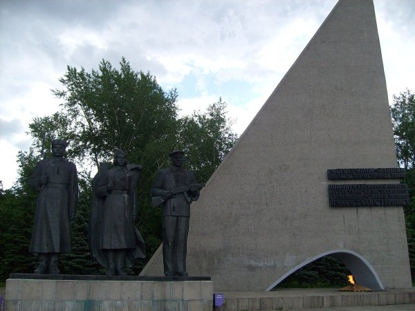 Памятник вечный огонь в Архангельске