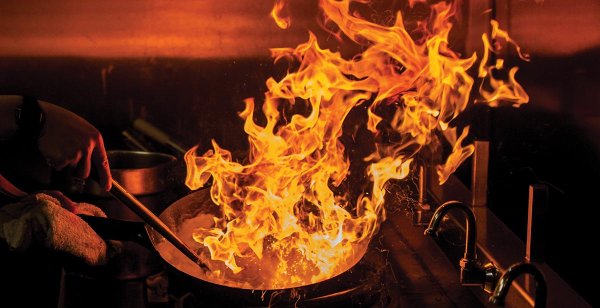 Сковорода на огне