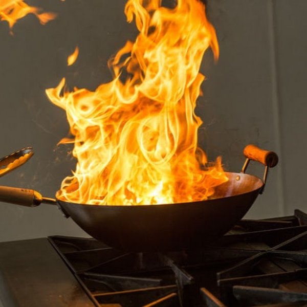 Wok с огнем
