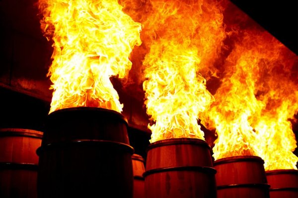 Горящие бочки