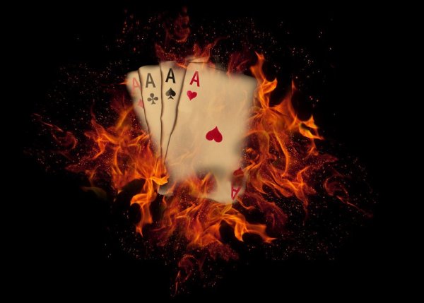 Игральные карты в огне