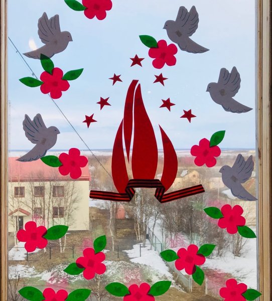 Вечный огонь с журавлями