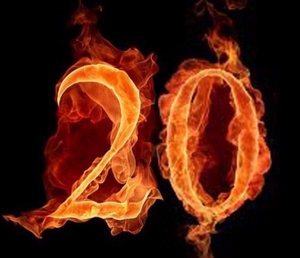 Цифра 20 в огне