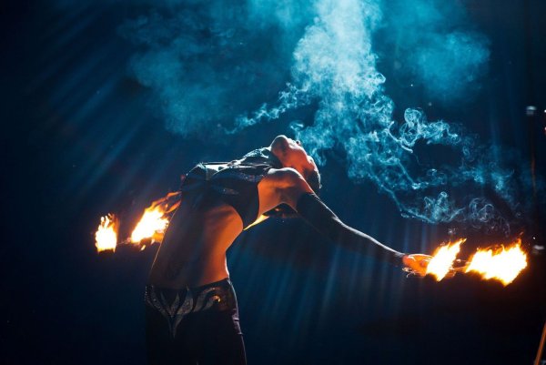 Девушка и огонь