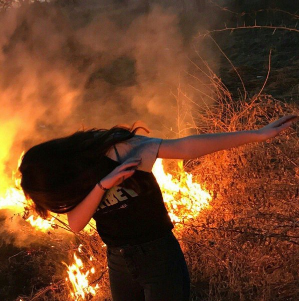 Девушка в огне Эстетика