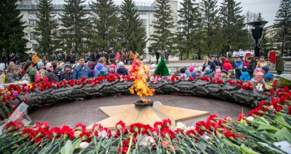 Памятник вечный огонь в Челябинске