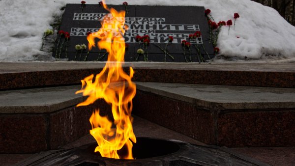 Вечный огонь блокады площадь Победы