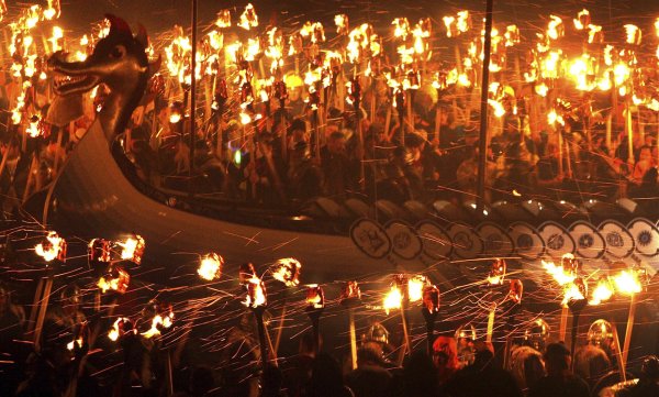 Up Helly AA Festival in Scotland фестиваль