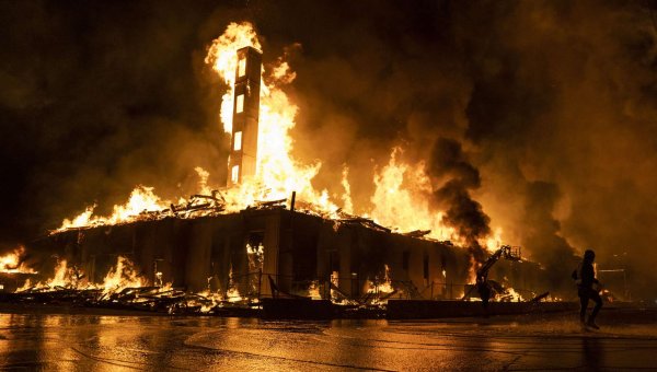 Горящий город в Америке