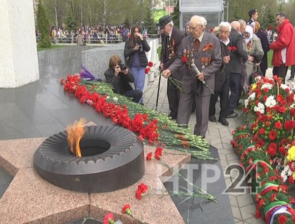 Памятник в Нижнекамске вечный огонь