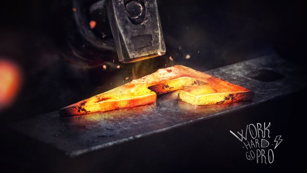 Наковальня РАСКАЛЁННЫЙ металл