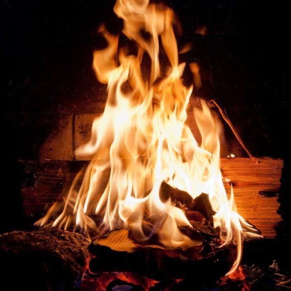 Огонь в камине