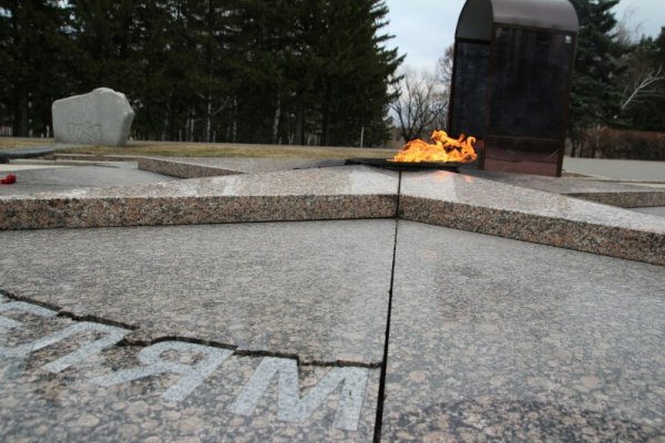 Вечный огонь в Омске в парке Победы