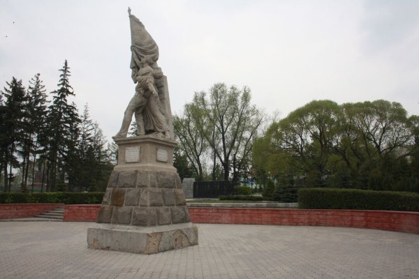 Памятник борцам революции Омск