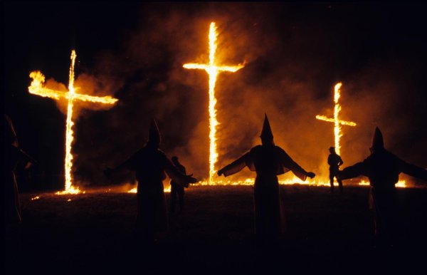 Куклус клан горящий крест