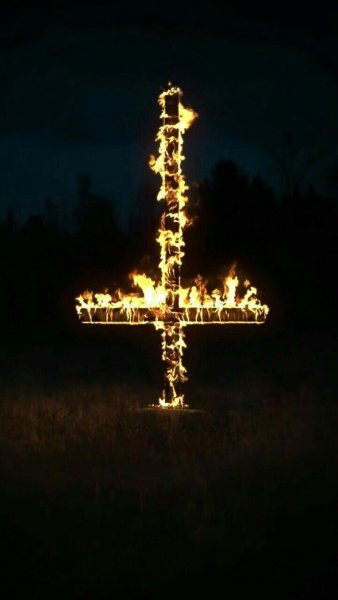 Outlast 2 крест