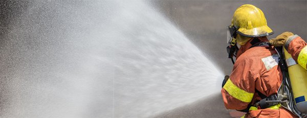 Тушение пожара водой