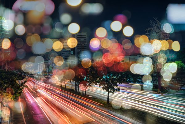 Размытые огни города