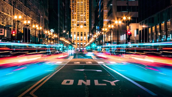 Улицы ночного города