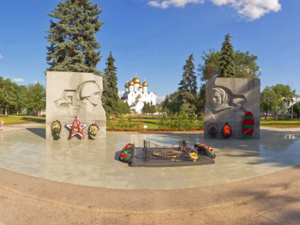 Монумент вечный огонь в Ярославле