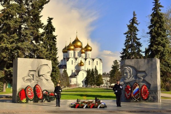 Памятник монумент вечный огонь в Ярославле