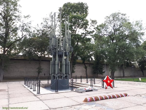 Памятник вечный огонь Псков